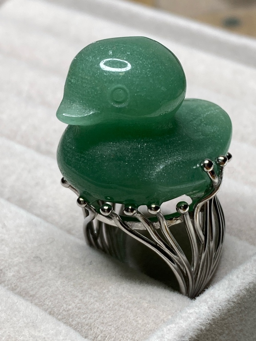 Carved Green Aventurine Duck Ring • Whimsical Rubber Ducky Jewelry • Artisan Gem - Picture 2 of 6